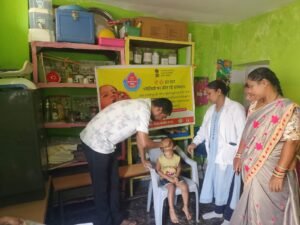 नगर पालिका उपाध्यक्ष मनोज दुबे ने वार्ड क्रमांक 03 के आंगनबाड़ी केंद्र में बच्चों को पिलाई ‘दो बूंद जिंदगी की’।