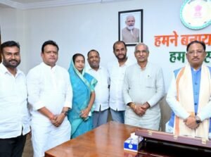 छत्तीसगढ़ के यशस्वी मुख्यमंत्री विष्णुदेव साय से भाजपा प्रतिनिधिमंडल ने सौजन्य भेंट कर विभिन्न महत्वपूर्ण विषयों पर की चर्चा।