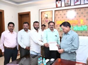 पैलेट प्लांट में कार्यरत ठेका श्रमिकों को मिलें केन्द्रीय वेतनमान- मुश्ताक अहमद।