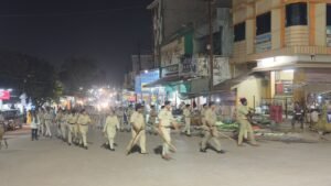 नवरात्रि पर शांति व्यवस्था को लेकर दल्ली पुलिस ने निकाला फ्लैग मार्च, असामाजिक तत्वों को दी चेतावनी -सुनील तिर्की (टीआई राजहरा)